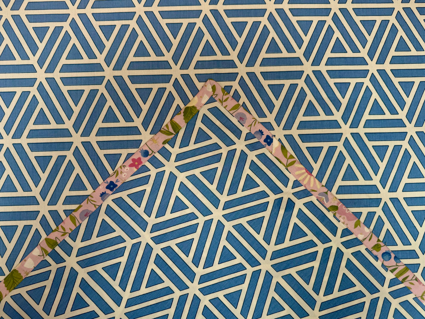Tablecloth-Blue Geometry